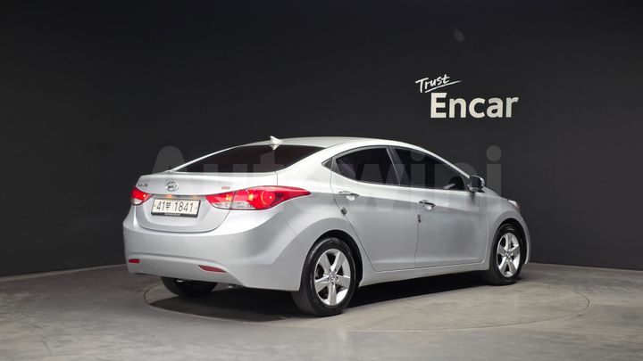 Hyundai Avante 2013 — 2