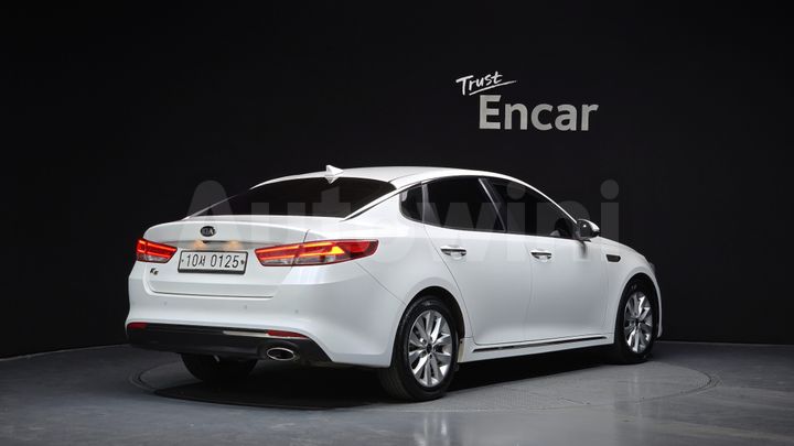 Kia K5 2017 — 2