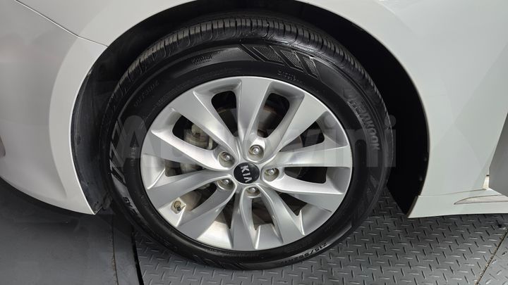 Kia K5 2017 — 5