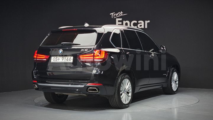 BMW X5 2017 — 2