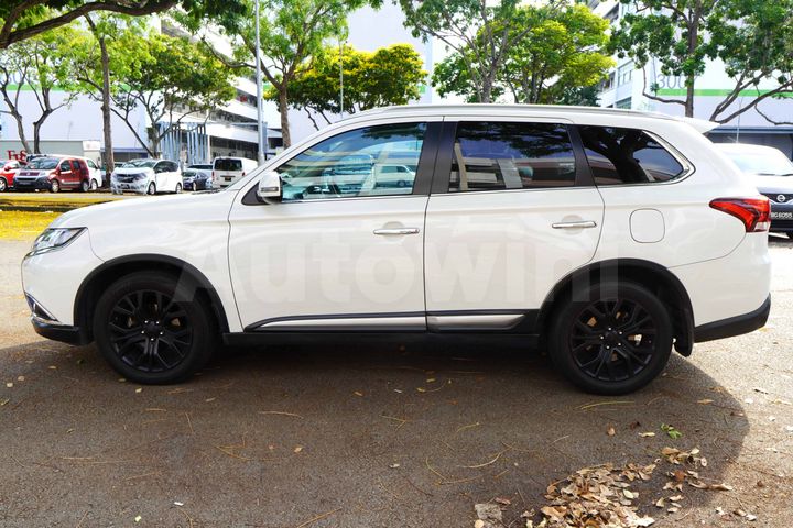 Mitsubishi Outlander 2016 — 2