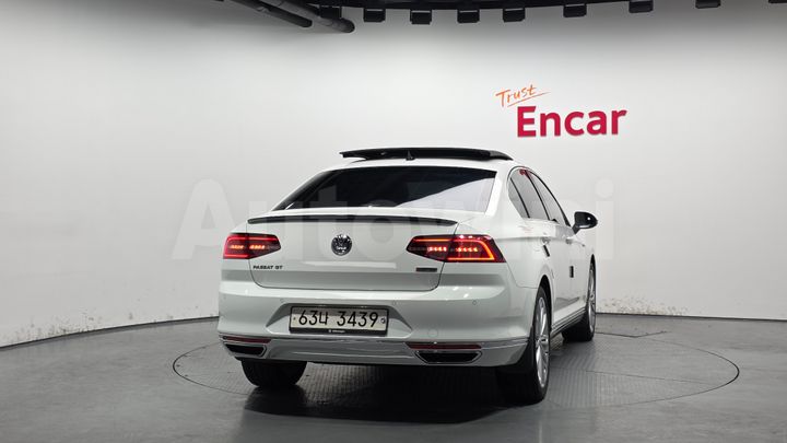 Volkswagen Passat 2018 — 4