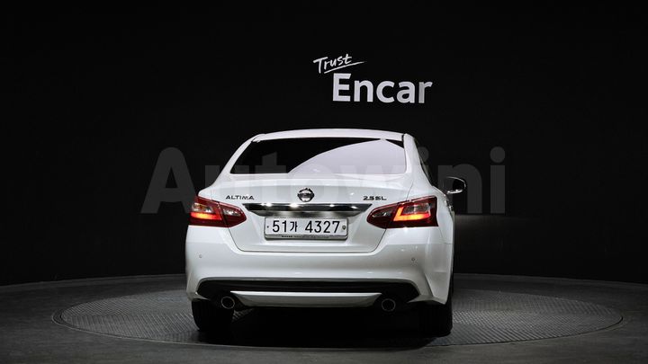 Nissan Altima 2018 — 4