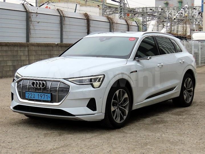 Audi e-tron 2022 — 3