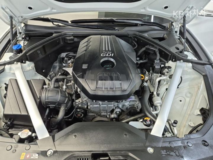 Genesis G70 2023 KMTG341ABPU122987 — 5
