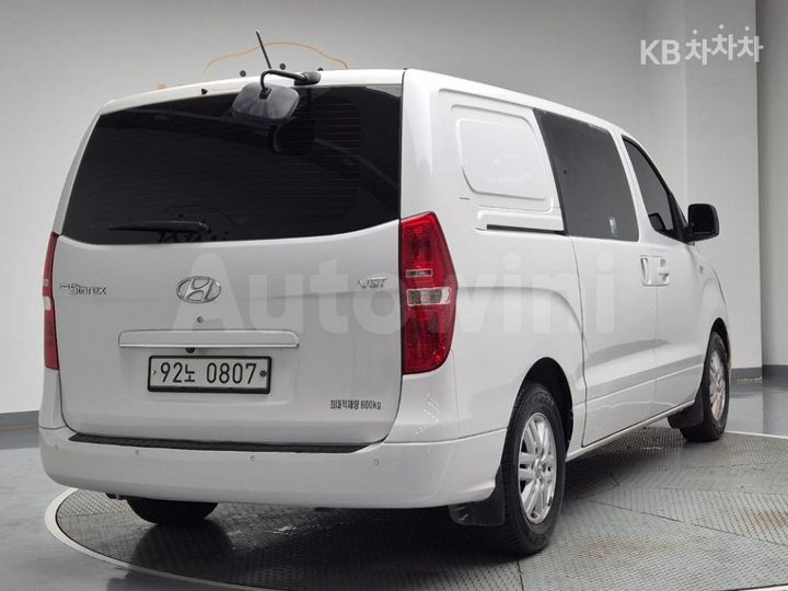 Hyundai Starex 2017 — 3