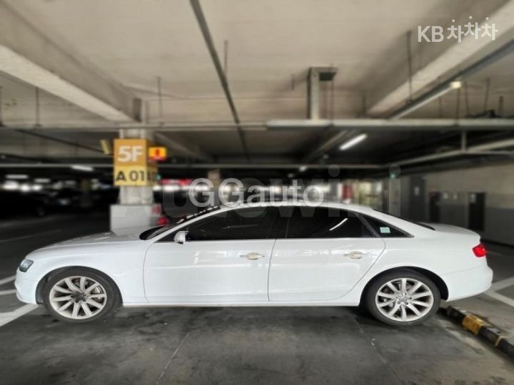 Audi A4 2013 — 2