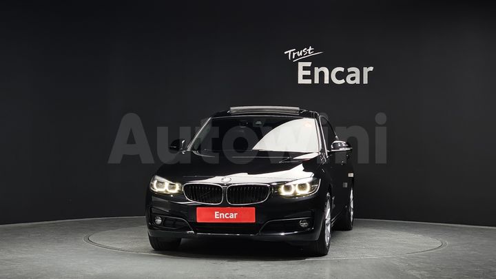 BMW 3 Series 2020 — 3