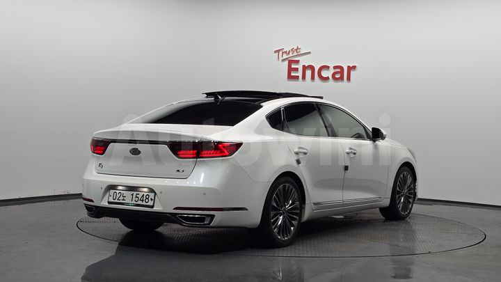 Kia K7 2017 — 2