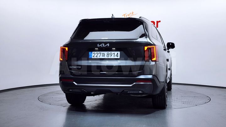 Kia Sorento 2025 — 4