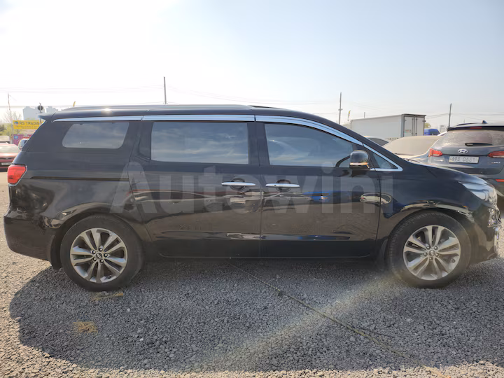 Kia Carnival 2015 — 4