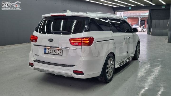 Kia Carnival 2018 — 2