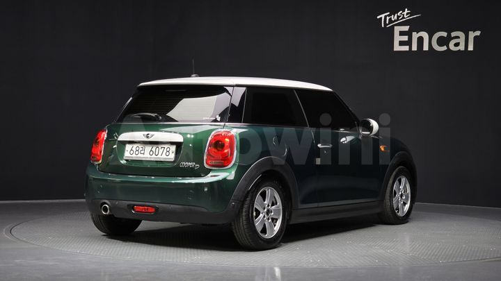 Mini Cooper 2015 — 2