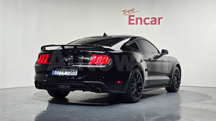 Ford Mustang 2020 — 2