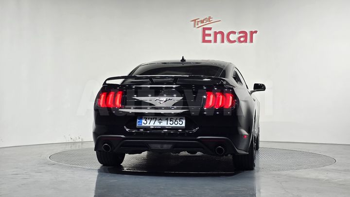 Ford Mustang 2020 — 4