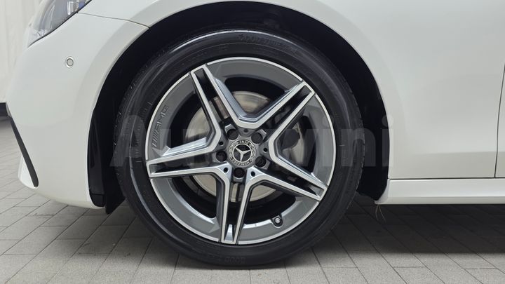 Mercedes Benz E Class 2023 — 5