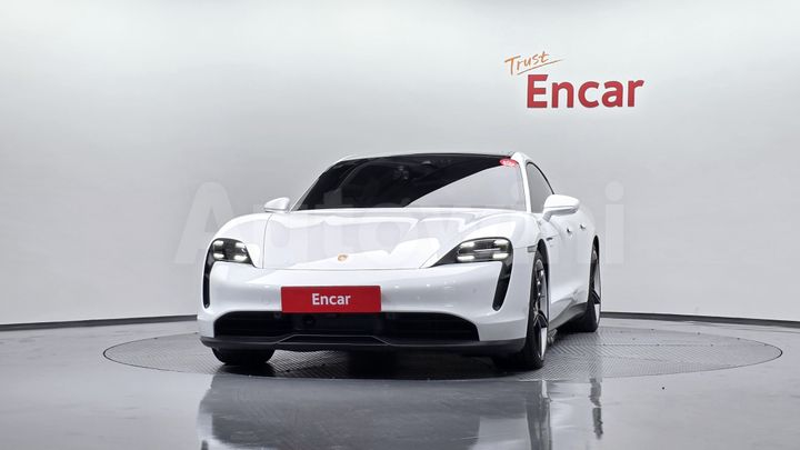 Porsche Taycan 2023 — 3