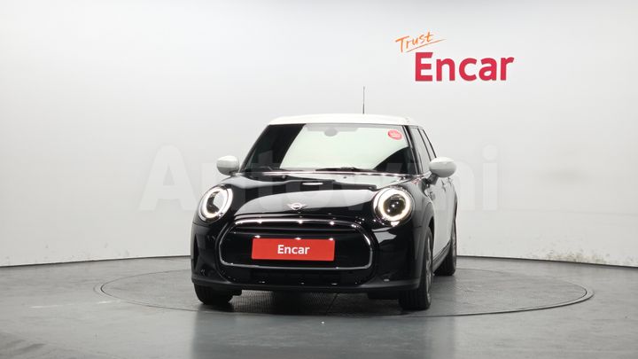 Mini Cooper 2023 — 3