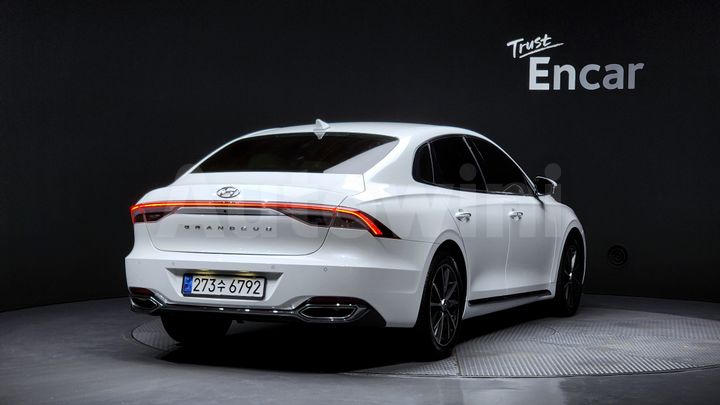 Hyundai Grandeur 2022 — 2