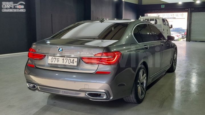 BMW 7 Series 2017 — 2