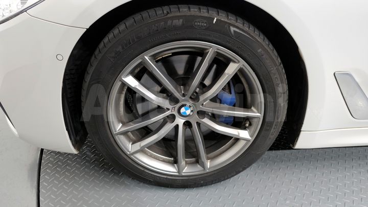 BMW 5 Series 2018 — 5