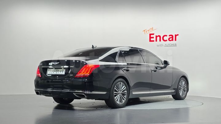 Genesis EQ900 2016 — 2