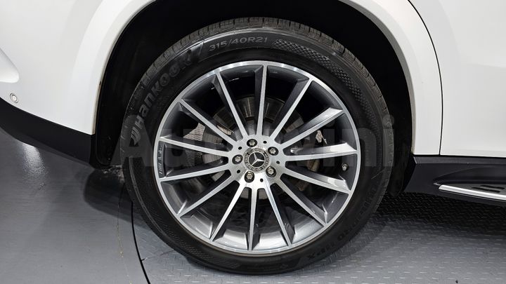 Mercedes Benz GLE Class 2023 — 5
