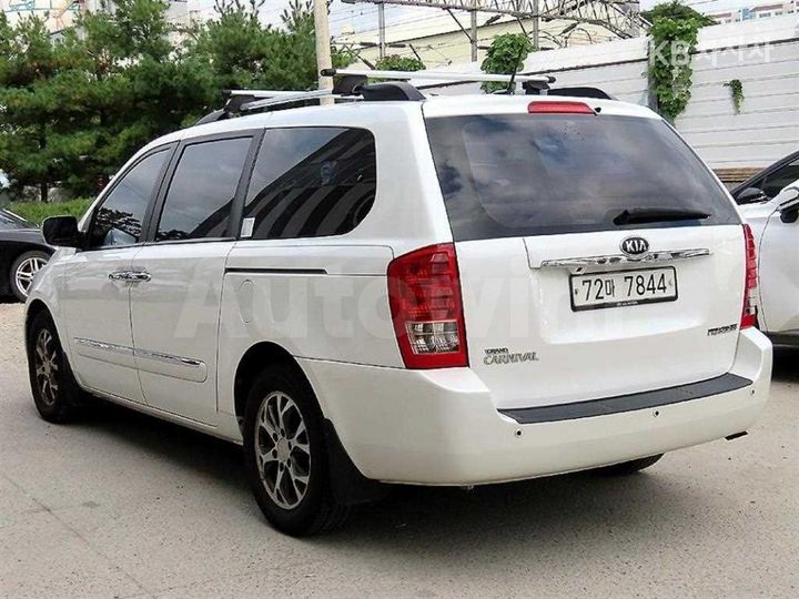 Kia Carnival 2013 — 3