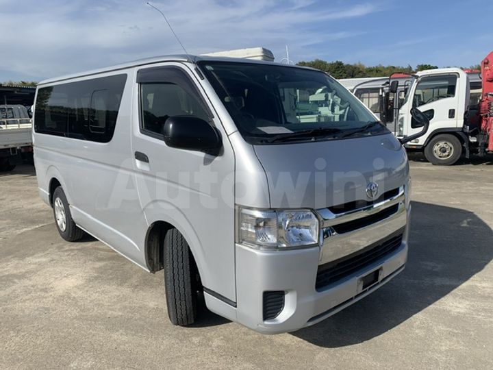Toyota Hiace 2015 — 3
