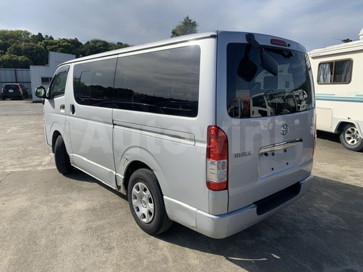 Toyota Hiace 2015 — 4