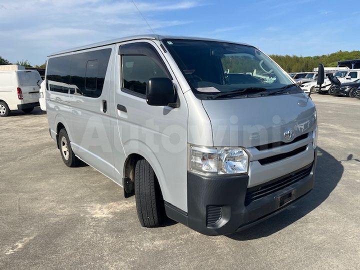 Toyota Hiace 2015 — 3
