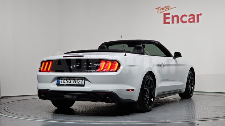 Ford Mustang 2022 — 2