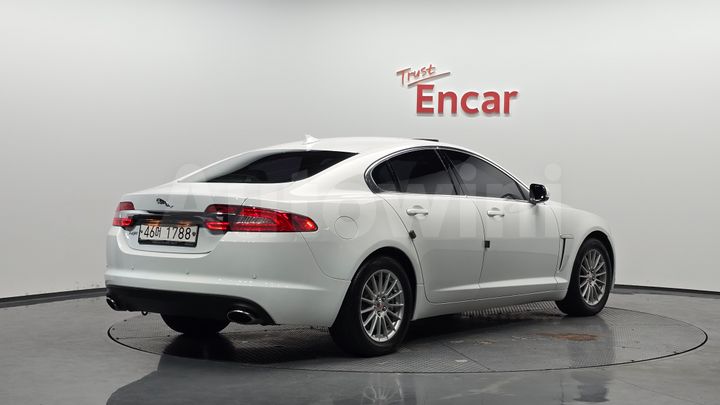 Jaguar XF 2014 — 2