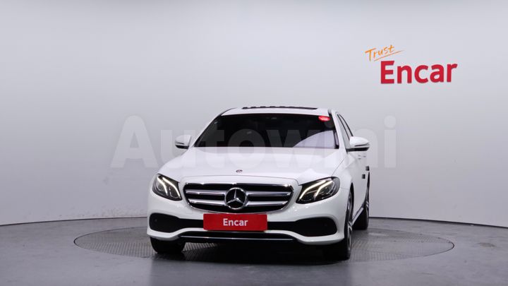 Mercedes Benz E Class 2019 — 3