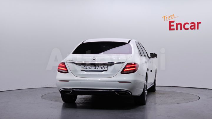 Mercedes Benz E Class 2019 — 4