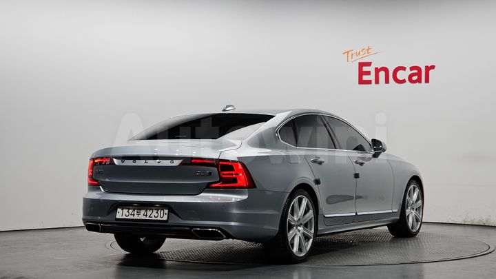 Volvo S90 2019 — 2