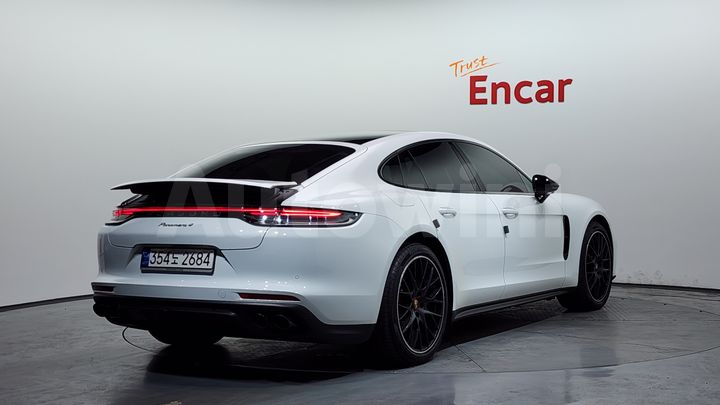 Porsche Panamera 2023 — 2