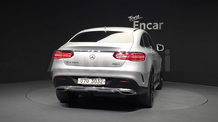 Mercedes Benz GLE Class 2017 — 4