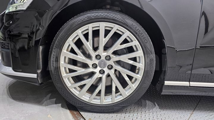Audi A8 2020 — 5
