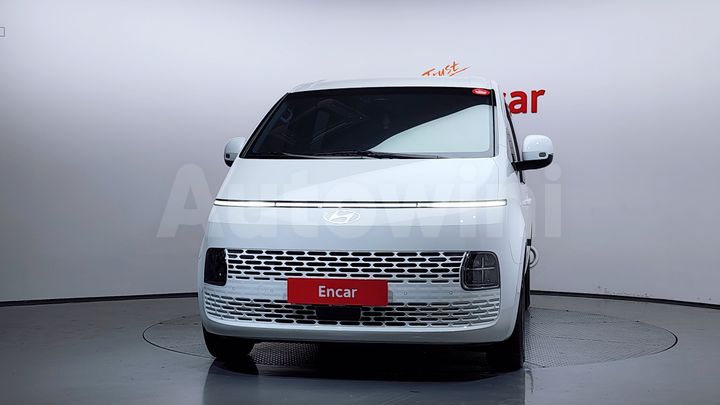 Hyundai Staria 2025 — 3