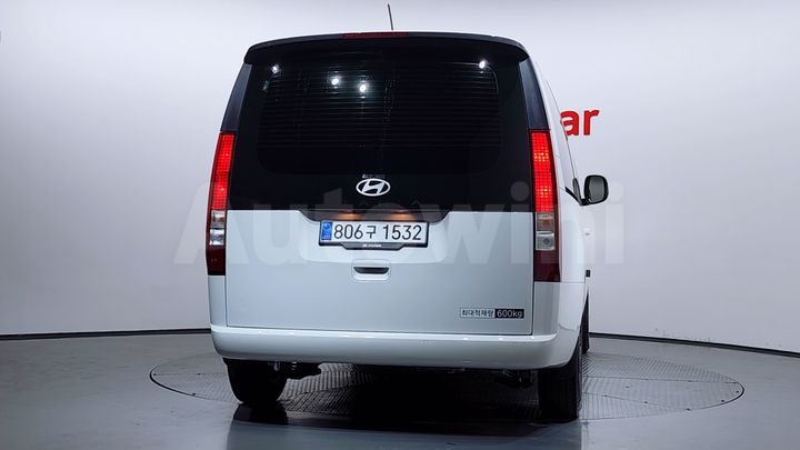 Hyundai Staria 2025 — 4