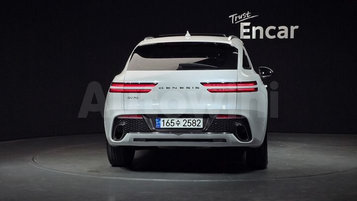 Genesis GV70 2023 — 4