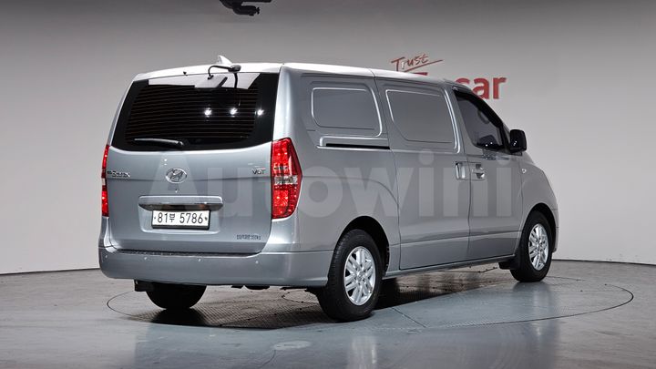 Hyundai Starex 2018 — 2