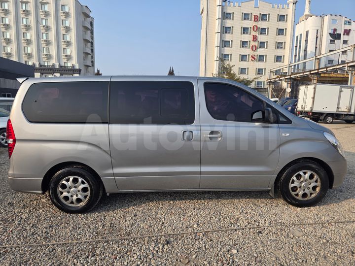 Hyundai Starex 2016 — 2