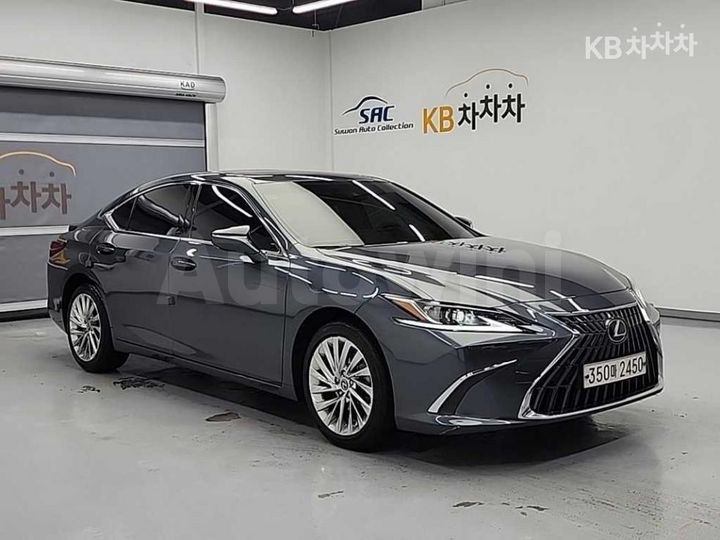 Lexus ES 2023 — 4