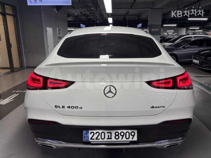 Mercedes Benz GLE Class 2023 — 3