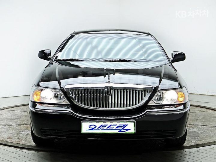 Lincoln Town Car
