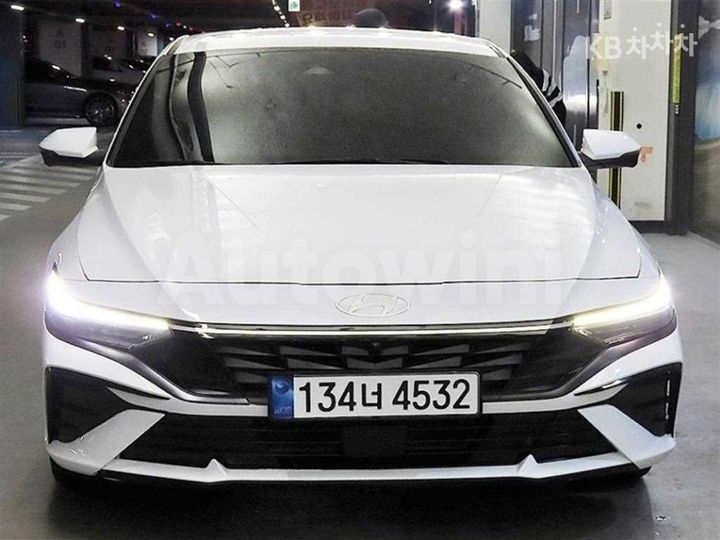 Hyundai Avante 2024 — 2
