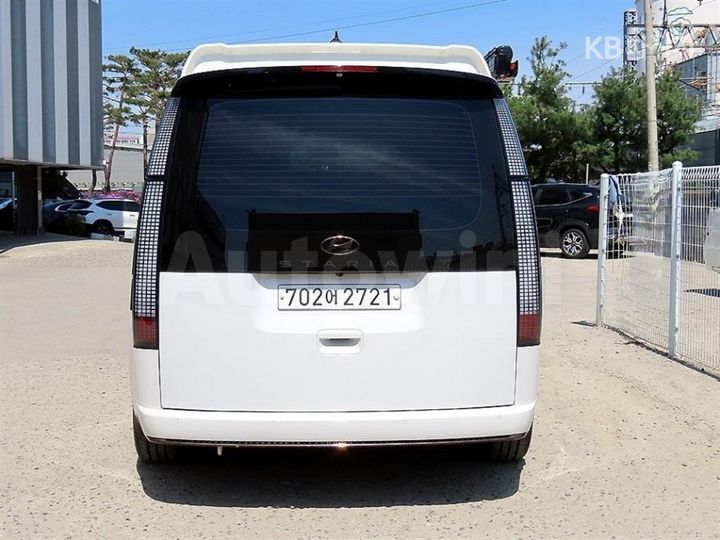 Hyundai Staria 2024 — 4