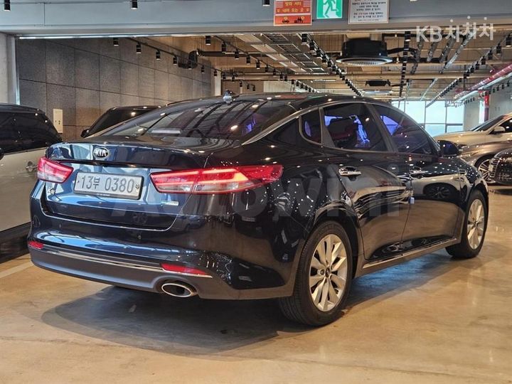 Kia K5 2016 KNAGX415GGA043609 — 3